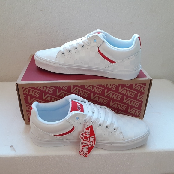 Vans - Picture 3 of 4